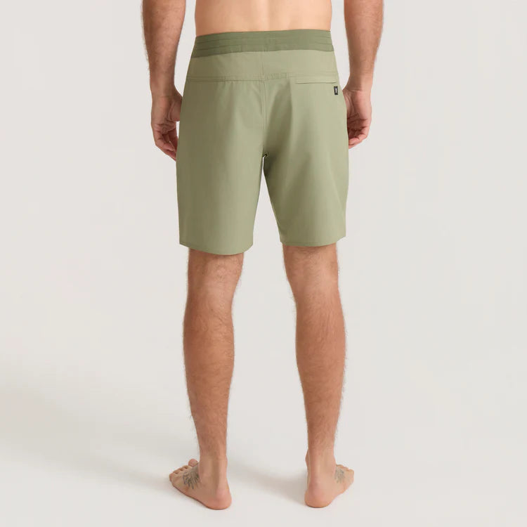 Venture Hybrid Short