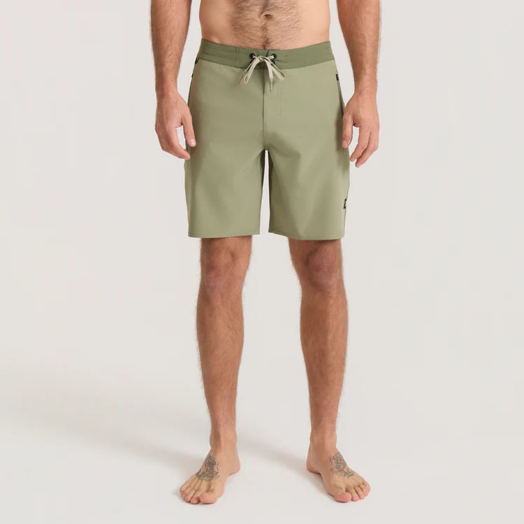 Venture Hybrid Short